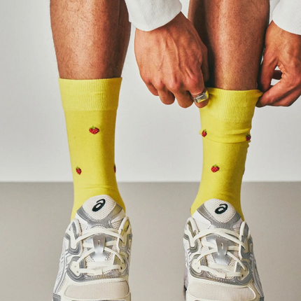 Motivsocken aus Bio-Baumwolle Strawberry - Bright Yellow