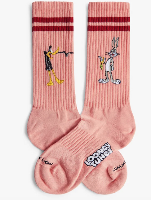 Athletic Daffy vs Bugs