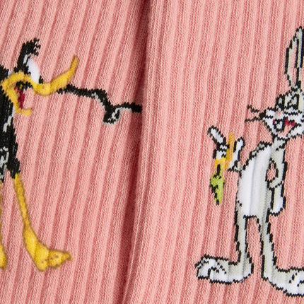 Athletic Daffy vs Bugs